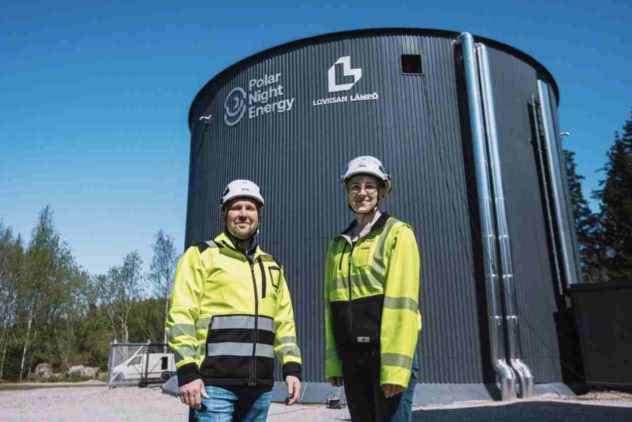 Företag skapar jättestor sandbatteri för att värma upp ett helt distrikt i Finland