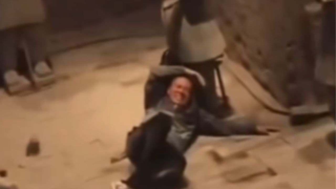 Turista chinês destrói dois soldados do Exército de Terracota de mais de 2.200 anos e vídeo viraliza