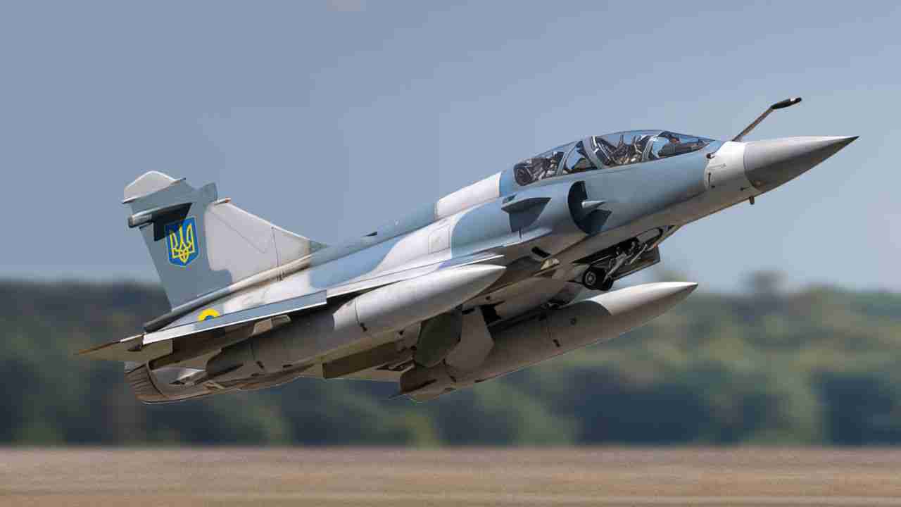 Ucrânia perde seu primeiro Mirage 2000 após falha em voo e piloto é resgatado com vida (X @DefenceU)