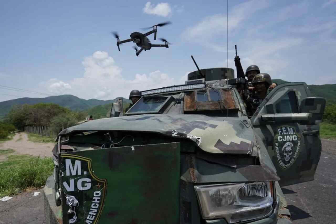 Carteles en México utilizan drones para lanzar explosivos en medio de una disputa continua