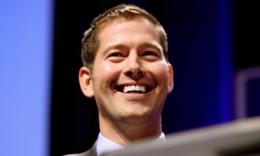 Donald Trump nomeia ex-estrela de reality show da MTV como chefe da NASA