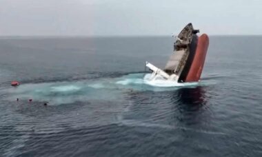 Navio cargueiro Eternity C afunda no Mar Vermelho após ataque dos houthis. Fonte e imagens MMY.ME