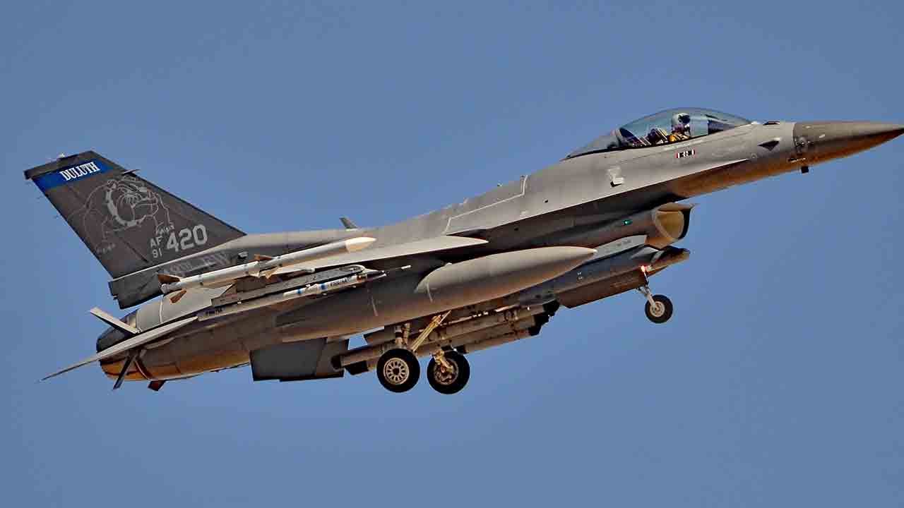 General Dynamics F-16 Fighting Falcon
