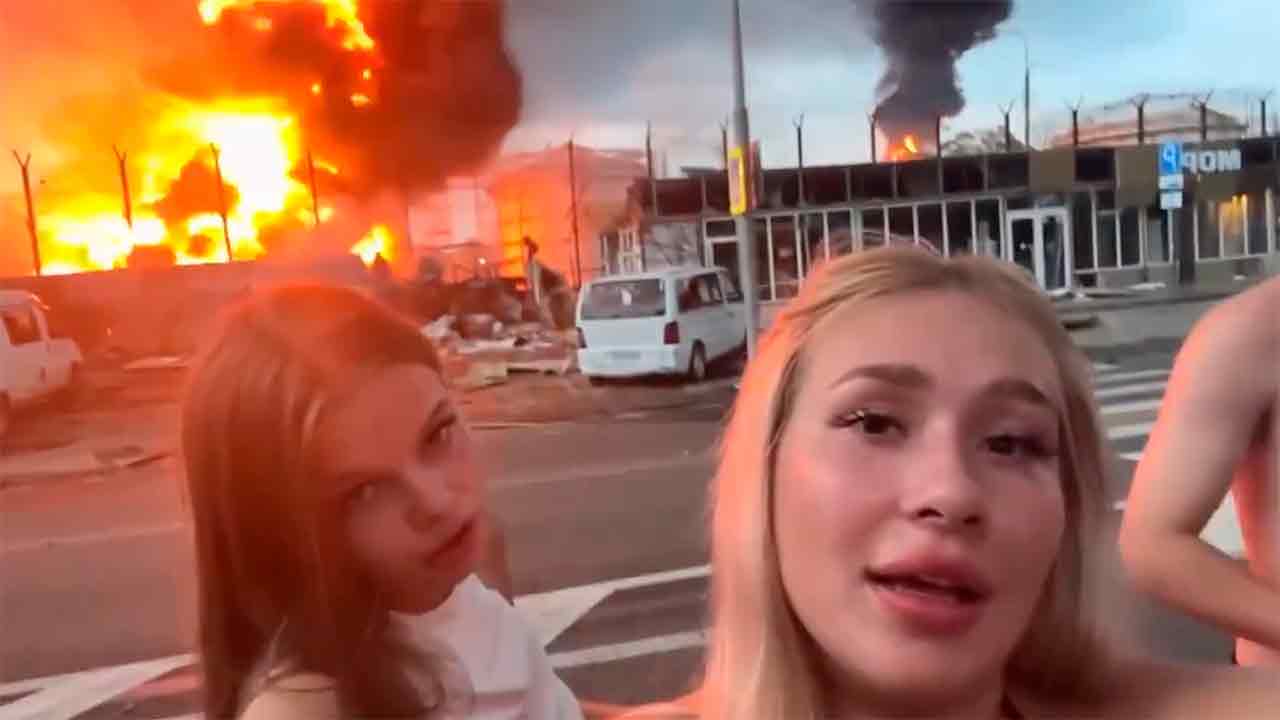 Dwie kobiety aresztowane po nagraniu filmu przed płonącym składem zaatakowanym w Rosji, Instagram @osintdefender