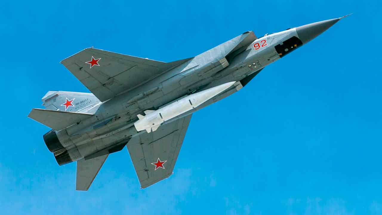 MiG-31 beväpnat med den hypersoniska missilen Kinzhal. Foto: Wikimedia