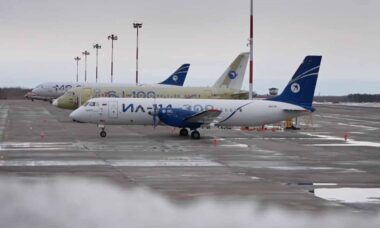 Aviões russos enfrentam nuvens congelantes e avançam em certificação no Ártico. Fonte e imagens: @rostecru